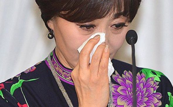 Trot icon Ha Choon-hwa mourns father - The Korea Times
