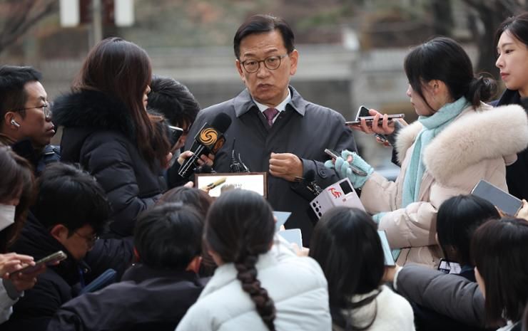 Yoon's lawyers file insurrection complaint against anti-corruption agency chief, others