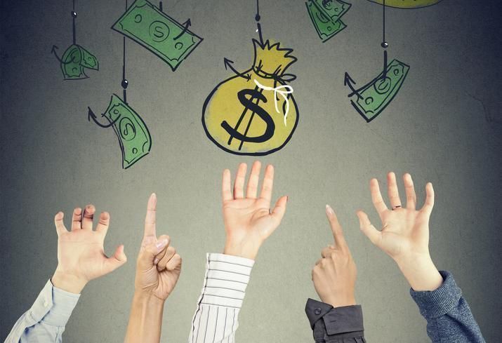 Bank workers rake in huge bonuses as industry lags in innovation