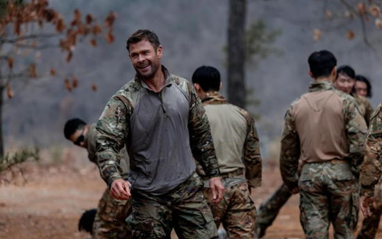 Chris Hemsworth shares behind-the-scenes moments from Korea visit