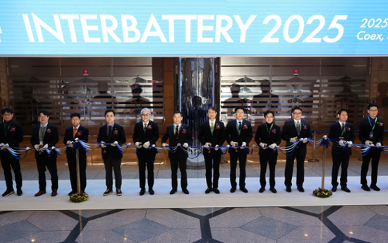 Battery firms emphasize preparedness for US, China threats