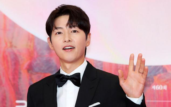 Actor Song Joong-ki celebrates birth of baby girl in Rome