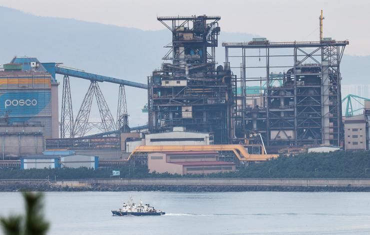 POSCO, Samsung struggle in labor negotiations with respective unions