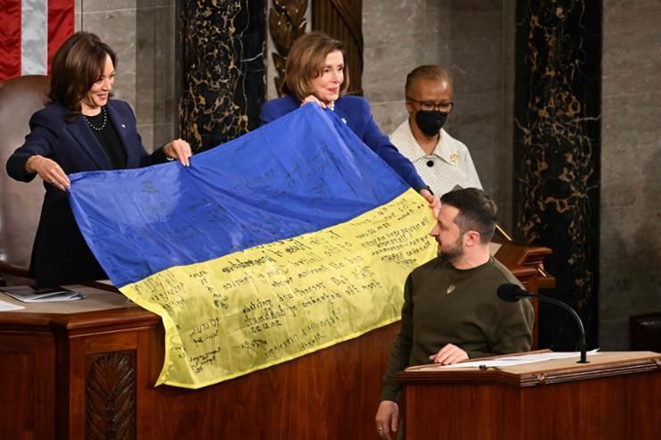 Zelensky says Ukraine struck by 900 bombs in the space of one week