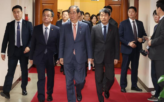 Cabinet members felt frozen with fear, unable to stop Yoon's martial law declaration