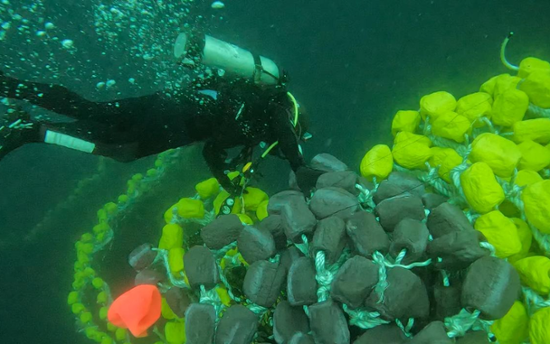 Deep-sea divers deployed to search for 10 missing fishing boat sailors