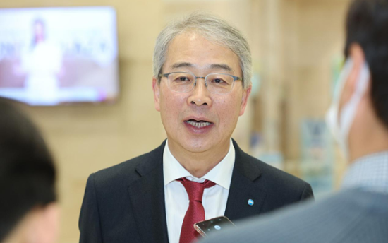 Woori Financial chair orders junior employees to monitor, report misconduct