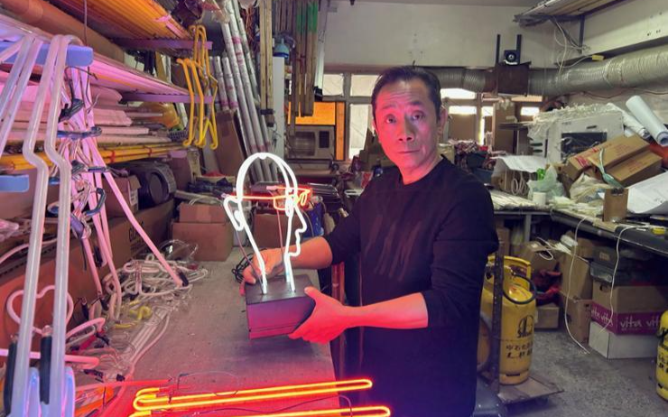 Hong Kong's neon era experiences last glow - Vimarsana News