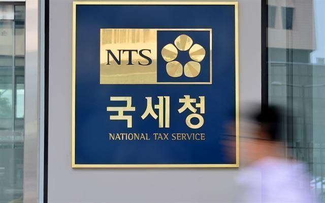 Time for foreign workers to file year-end taxes