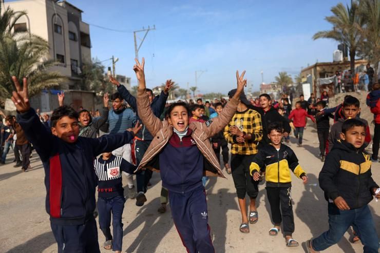 Gaza ceasefire begins after nearly 3-hour delay as Hamas names hostages to be released Sunday
