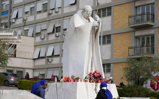 Pope to remain hospitalized as doctors treat complex respiratory tract infection