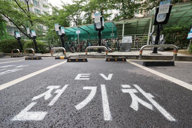 Korea to spend $1.02 bil. in 2025 to promote EV sales