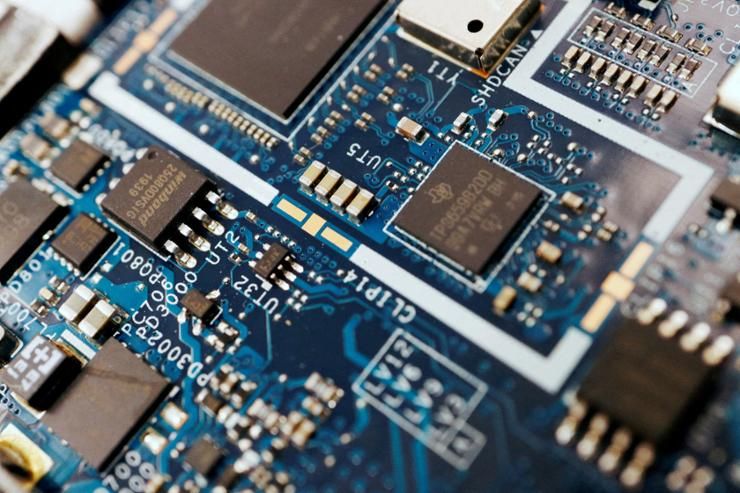 Gov't ministers call for exemption of semiconductor workers from 52-hour workweek system