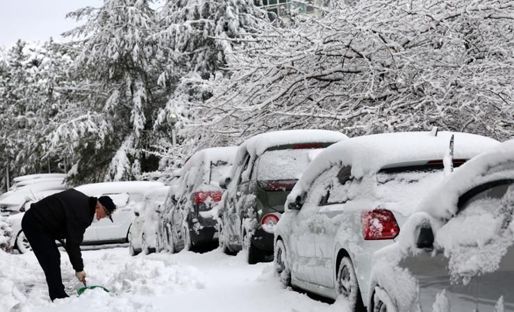 77 ferry services, 2 flights canceled amid heavy snow warning