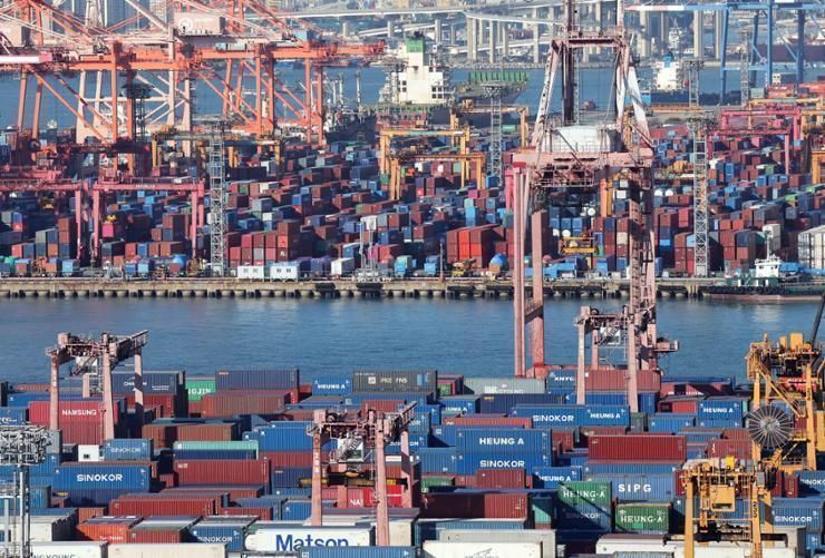 Korean seaports to maintain normal operations over holiday: ministry