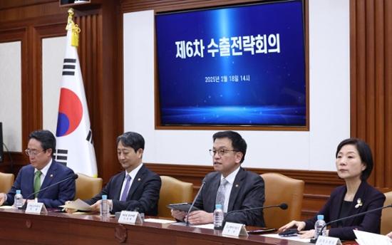 Korea to go all out to support exporters to mitigate Trump tariff effects