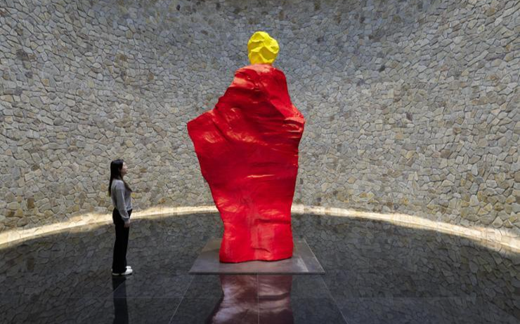 Ugo Rondinone muses on circle of life with fluorescent totems, blazing fire - Vimarsana News