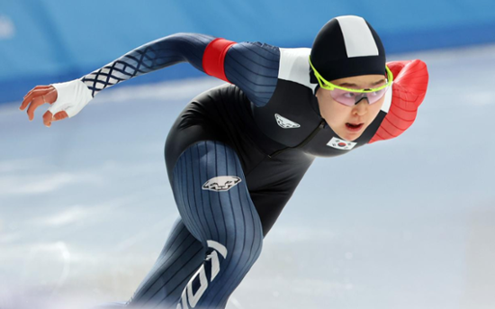 Kim Min-sun captures gold in women's 500m speed skating at Winter Asiad