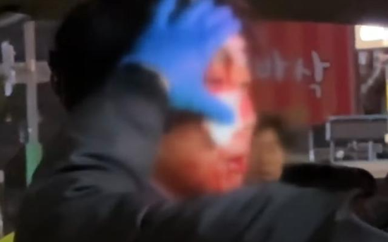 7 officers sustain serious injuries in clashes with Yoon supporters