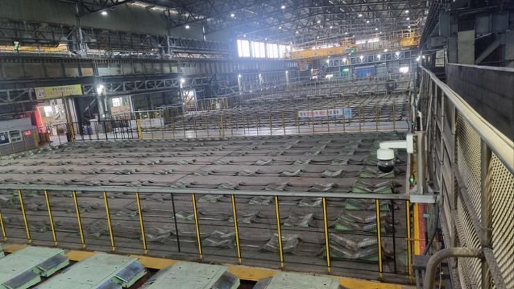 Hyundai Steel declares emergency status, slashes executive pay
