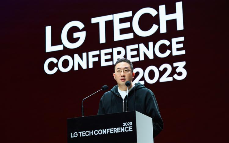 Regulator warns LG chief over false data submission - Vimarsana News