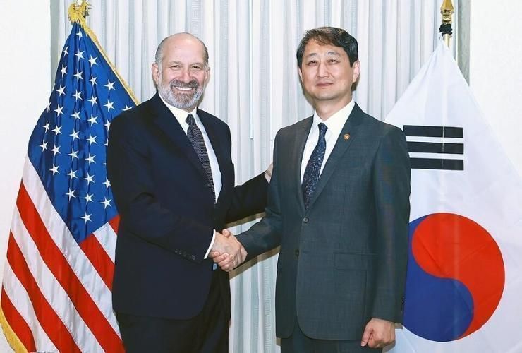 Korean Air to sign $32.7 bil. in aircraft deals with Boeing, GE Aerospace