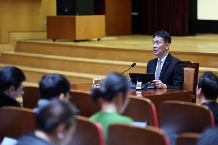 FSS governor issues zero-tolerance warning for misconduct to financial firms