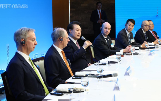 Foreign companies remain vigilant amid Korea's political turmoil