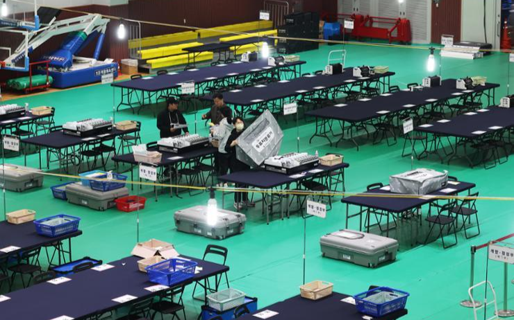 Korea's rival parties in final showdown with calls for judgment on 'incompetent' government, 'shameless' opposition - Vimarsana News