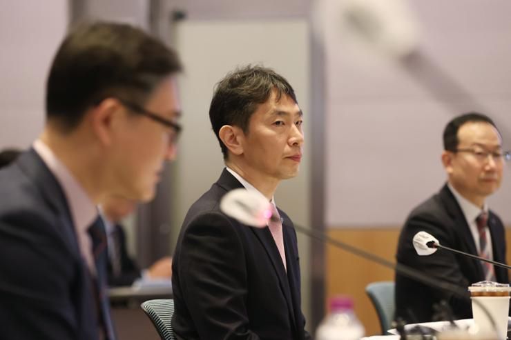 Financial watchdog chief opposes presidential veto of Commercial Act amendment