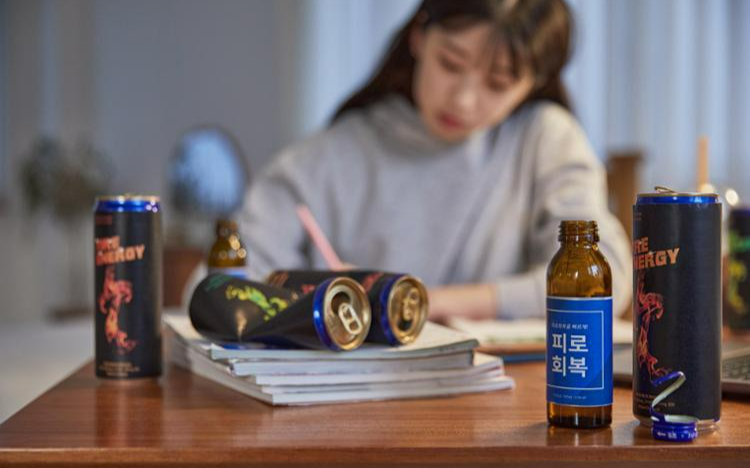 Concerns grow over rise in caffeine consumption among teens - Vimarsana News