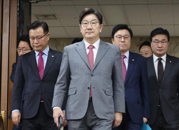 Ruling party to accept impending Constitutional Court ruling on Yoon's impeachment