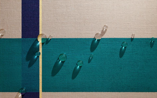 Yoo Choong-mok explores Korean identity through water drops on canvas