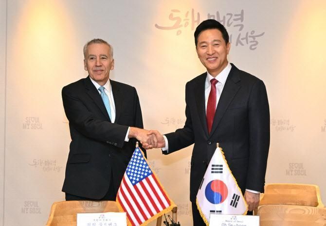 US Amb. to Korea Goldberg becomes honorary Seoul citizen