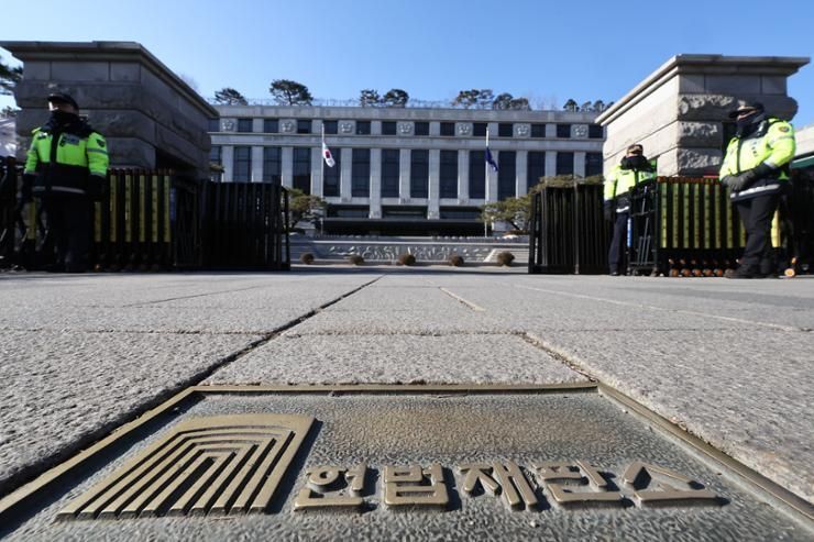 Eight-member bench of Constitutional Court to expedite Yoon's impeachment trial