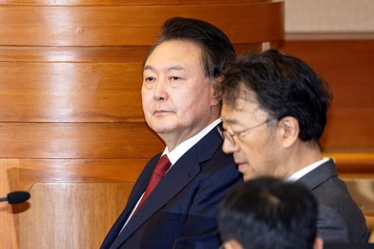 Yoon's legal team requests recusal of 3 justices from impeachment case