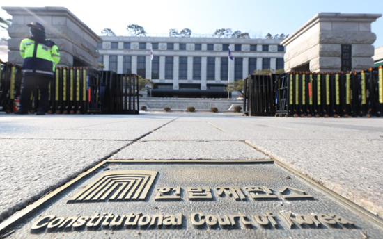 Yoon's lawyers demand exclusion of constitutional court justice over fair ruling concern