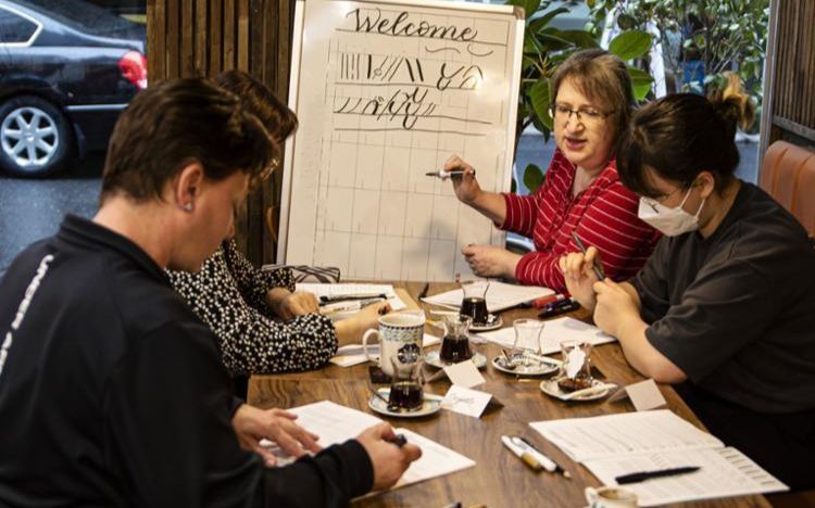 Canadian calligrapher delivers personalized letters from Santa - Vimarsana News
