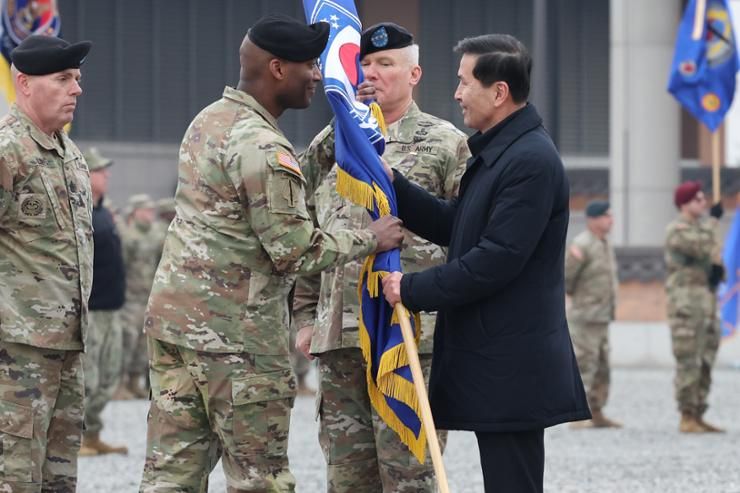 Acting President Han, new CFC commander reaffirm commitment to robust security posture