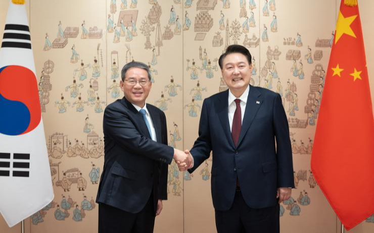 South Korean President Yoon holds bilateral talks with Chinese, Japanese leaders - Vimarsana News