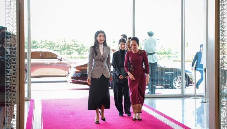 Debate rekindled in Korea as first lady Kim Keon Hee returns to making official appearances after luxury bag scandal - Vimarsana News
