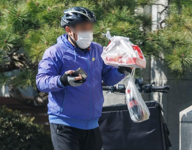 Delivery platform commissions to be lowered next year following talks