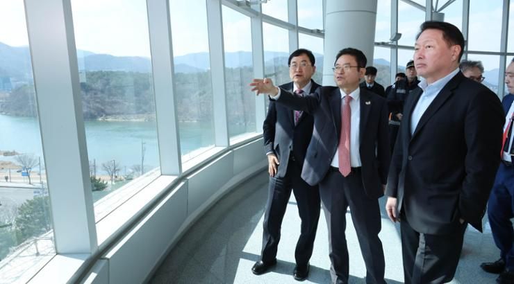 KCCI chair emphasizes economic benefits of APEC CEO Summit